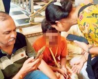 मथुरा : लापता लड़की को ढूंढने के लिए पुलिस अफसर ने मथुरा में भगवान कृष्ण से लगाई गुहार, आंखें खोलीं तो पास ही खड़ी मिली बच्ची