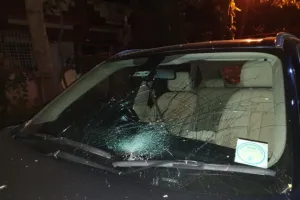 मुंबई के पत्रकार अभिजीत राणे की कार पर अज्ञात गुंडों ने हमला किया, गोरेगांव पुलिस कर रही है जांच