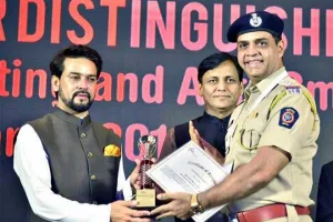 मुंबई पुलिस के 2 अधिकारी ने FICCI पुरस्कार जीता