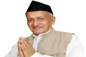 मुख्यमंत्री देवेंद्र फडणवीस ने भगत सिंह कोश्यारी को महाराष्ट्र के नवनियुक्त राज्यपाल नियुक्त किए जाने पर बधाई दी।