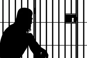 प्रेमी के साथ मिलकर पति की हत्या का प्रयास करने वाली पत्नी को मिली दो साल की सज़ा