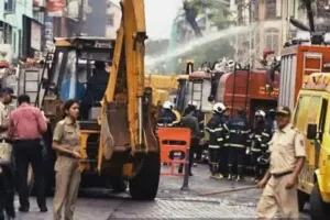 धारावी में छत ढह गई;  5 को बचाया गया
