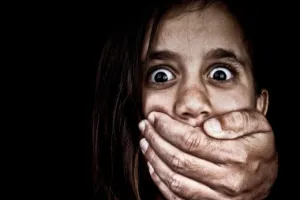 माहिम कॉज वे से 21 वर्षीय महिला लापता , ड्रग आदी व्यक्ति नशे में उसका पीछा कर रहा था