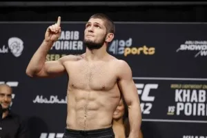 यूएफसी 242 में लाइटवेट चैंपियन खबीब ,दुनिया के पहले मुस्लिम चैंपियन खबीब ने 28वी बार जीता दुनिया का दिल