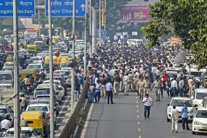 वकीलों के साथ झड़प के खिलाफ दिल्ली पुलिस मुख्यालय में दिल्ली पुलिस का विरोध प्रदर्शन