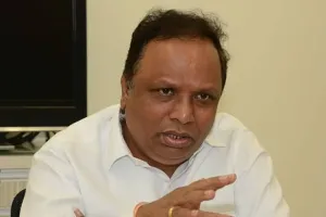 भाजपा नेता ने NEET, JEE उम्मीदवारों को मुंबई उपनगरीय ट्रेनों में यात्रा करने की अनुमति देने के लिए रेल मंत्रालय से संपर्क करने के लिए महा सरकार से आग्रह किया