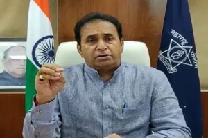 कंगना रनौत की मुंबई पुलिस से तुलना के बाद, उन्हें महाराष्ट्र या मुंबई में रहने का कोई अधिकार नहीं है : अनिल देशमुख