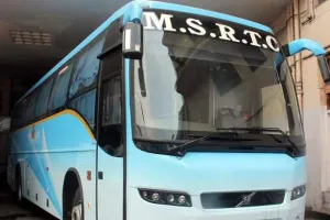 महाराष्ट्र राज्य सड़क परिवहन निगम (एमएसआरटीसी) ने शुक्रवार से बसों का परिचालन शुरू किया
