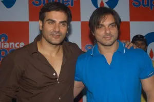 बृहन्मुंबई नगर निगम (BMC) ने अभिनेता सोहेल खान, बेटा निर्वाण और अरबाज खान के खिलाफ एफआईआर दर्ज कराई