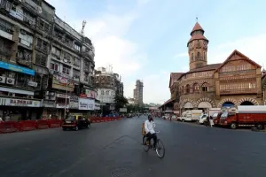 महाराष्ट्र सरकार की ‘अनलॉक’ योजना के तीसरे चरण सोमवार से मुंबई में