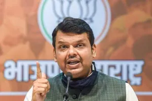 भाजपा नेता देवेंद्र फडणवीस ने एमवीए सरकार और उसके मंत्रियों पर तंज कसते हुए कहा सिर्फ एक मुख्यमंत्री हैं और कई सुपर मुख्यमंत्री हैं