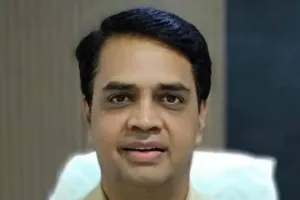 मुंबई पुलिस निरीक्षक सुनील माने जिन्हें अंबानी धमकी मामले में NIA ने गिरफ्तार किया था , सेवा से बर्खास्त