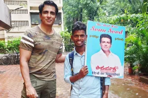 सोनू सूद से प्रभावित एक छात्र हैदराबाद से 700 किलोमीटर का सफर तय कर मुंबई सोनू से मिलने पहुंचा