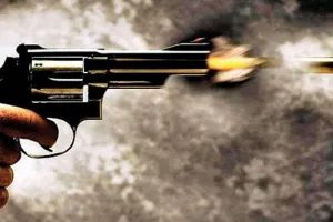 अज्ञात हमलावरों ने मीरा भायंदर नगर निगम के एक वरिष्ठ अधिकारी पर गोली चलाई