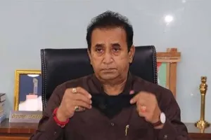 सीबीआई अधिकारी व अनिल देशमुख का वकील गिरफ्तार , वसूली मामले में
