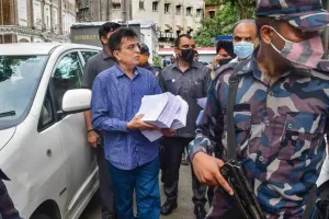 भारतीय जनता पार्टी के नेता किरीट सोमैया ने मुशरिफ के विरुद्ध ईडी को दस्तावेज सौंपे