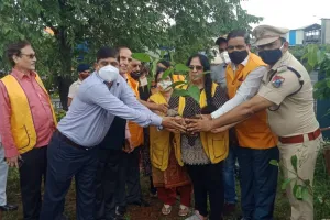 मुंबई लोकमान्य तिलक टर्मिनस आरपीएफ  थाना अध्यक्ष केशव राणा द्वारा पर्यावरण को स्वच्छ रखने के लिए वृक्षा रोपण किया गया