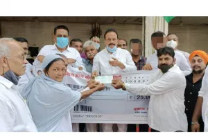 दक्षिण मध्य मुंबई कांग्रेस कमेटी माहिम विधान सभा टीम ने कोंकण बाड़ ग्रस्त लोगो के लिए राहत कौष मे मदद् का हाथ बढाया