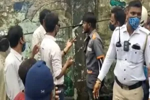 महापौर किशोरी पेडणेकर क्लीन-अप मार्शलों की बढ़ती शिकायतों पर नगर आयुक्त और अन्य निकाय अधिकारियों के साथ समीक्षा बैठक करेंगी