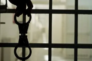 मुंबई के उपनगर सांताक्रुज के क्लिनिक में दिव्यांग किशोरी से बलात्कार के आरोप में फिजियोथेरेपिस्ट गिरफ्तार