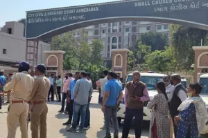 अहमदाबाद सीरियल ब्लास्ट मामले कोर्ट ने 49 में से 38 दोषियों को फांसी की सजा सुनाई, 11 को आजीवन कारावास