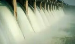 महाराष्ट्र में मराठवाड़ा क्षेत्र के जयकवाड़ी बाध से आज लगातार तीसरे दिन भी पानी छोड़ा गया