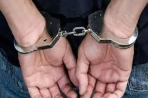 मलाड के अक्सा बीच की लॉज पर तीन धोखेबाजों ने की थी फर्जी छापेमारी...पुलिस ने किया गिरफ्तार