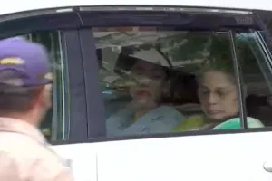 शिवसेना सांसद संजय राउत की पत्नी वर्षा राउत पात्रा चाल मनी लॉन्ड्रिंग के मामले में ED के सामने पेश हुईं