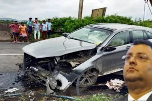 मर्सिडीज बेंज के अधिकारियों की टीम साइरस मिस्त्री की दुर्घटनाग्रस्त कार का करेगी निरीक्षण