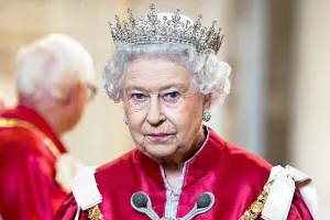 स्कॉटलैंड के बालमोरल में महारानी एलिजाबेथ द्वितीय की मौत के बाद ब्रिटिश सरकार का 