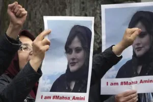 ईरान के बाद अब हिजाब विरोधी आंदोलन दुनिया में फैला, पेरिस और लंदन में हजारों ने किया प्रदर्शन