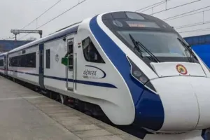 भारत की पहली स्वदेशी रूप से विकसित वंदे भारत ट्रेन गांधीनगर से मुंबई के बीच चलेगी