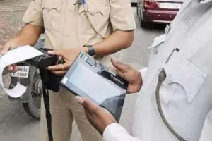 ट्रैफिक नियम तोड़ने के बाद जुर्माना से बचने के लिए लगाया फर्जी नंबर प्लेट...दो के खिलाफ मामला दर्ज 