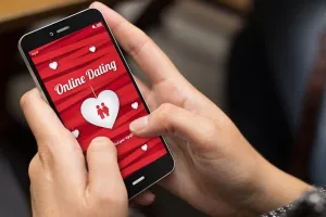 मुंबई में डेटिंग ऐप के जरिए शिकार की तलाश... बेहोश कर लूट लेती थी, जालसाज गिरफ्तार