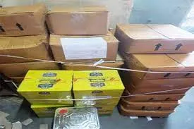 दिवाली के मद्देनजर एफडीए की कार्रवाई, मस्जिद बंदर स्थित ॠषभ शुद्ध घी भंडार से 400 किलो मिलावटी घी जब्त...