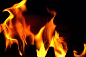 मुंबई के दादर इलाके में स्कूल की रसोई में लगी आग, तीन घायल...