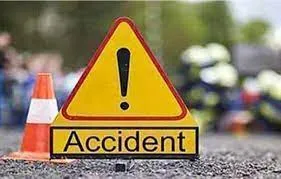 पुणे-मुंबई पुराने राजमार्ग पर ऑटो रिक्शा और बस के हादसे में 2 की मौत, 3 घायल...