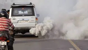 वायु प्रदूषण के कारण घट रही है लोगों की उम्र