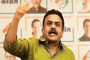 सांसद गजानन किर्तीकर का इस्तीफा लेकर ही  चुप बैठेंगे : निरुपम