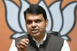 उद्धव ठाकरे गुट के नेता का बड़ा दावा... “सरकार को बचाने के लिए फडणवीस ने रखा है 22 कांग्रेस विधायकों को तैयार’