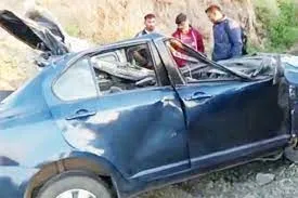 नासिक में तेज रफ्तार कार डिवाइडर तोड़कर गाड़ियों से टकराई, 5 छात्रों की मौत
