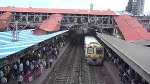 मुंबई के दादर रेलवे स्टेशन पर मिला संदिग्ध बैग... पुलिस की टीमें मौके पर पहुंची, बुलाया गया बम निरोधक दस्ता
