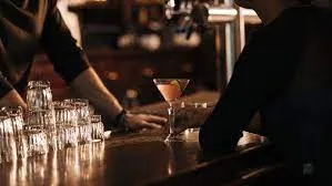 पुुणे में सुबह 5 बजे तक बार और रेस्टोरेंट खोलने की है अनुमति...