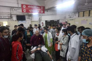 महाराष्ट्र के यवतमाल में हॉस्पिटल के एक मरीज ने दो डॉक्टरों को चाकू मारकर किया घायल, रेजिडेंट डॉक्टर करेंगे हड़ताल 