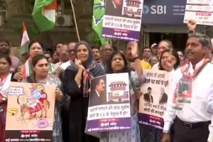 मुंबई में SBI कार्यालय के बाहर अडानी मुद्दे को लेकर कांग्रेस का  विरोध- प्रदर्शन...