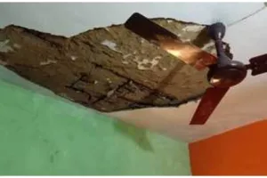 मुम्बई के पुलिस कैंप में घर की छत का प्लास्टर गिरा... परिवार के चार सदस्य घायल