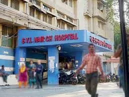 मुंबई स्थित नायर अस्पताल में बड़ा हादसा... छत का प्लास्टर गिरने से 4 लोग घायल 