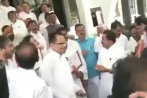 शिवसेना और भाजपा विधायकों ने लगाए 'राहुल गांधी हाय-हाय' के नारे...