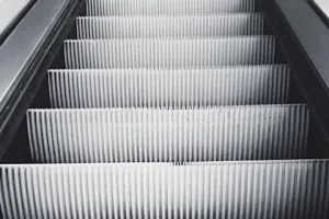 ठाणे स्टेशन-पूर्व में परियोजना के आड़े आ रहा है एस्केलेटर...