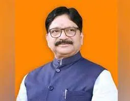 उद्धव गुट के विधायक रवींद्र वायकर फंसे 500 करोड़ के भ्रष्टाचार मामले में...